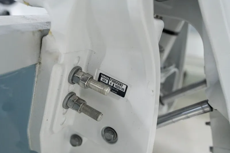 Slide: The Image of Sea Hunt Ultra 245 SE 2026 - 25