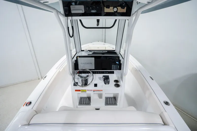 Slide: The Image of Sea Hunt Ultra 245 SE 2026 - 14