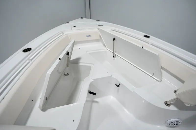 Slide: The Image of Sea Hunt Ultra 245 SE 2026 - 21