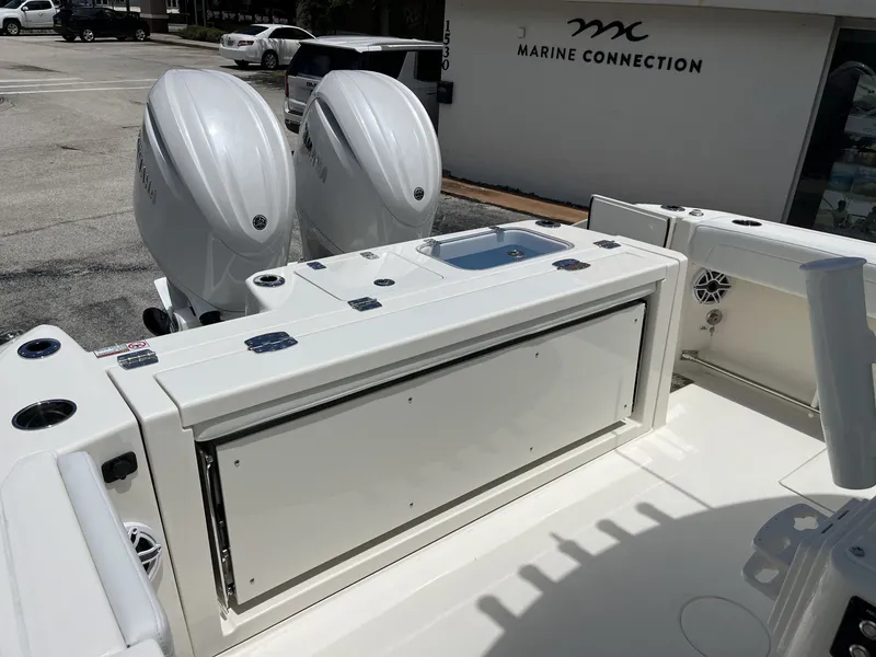 Slide: The Image of Cobia 265 Center Console 2026 - 38