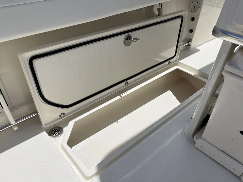 Slide: The Image of Cobia 265 Center Console 2026 - 41