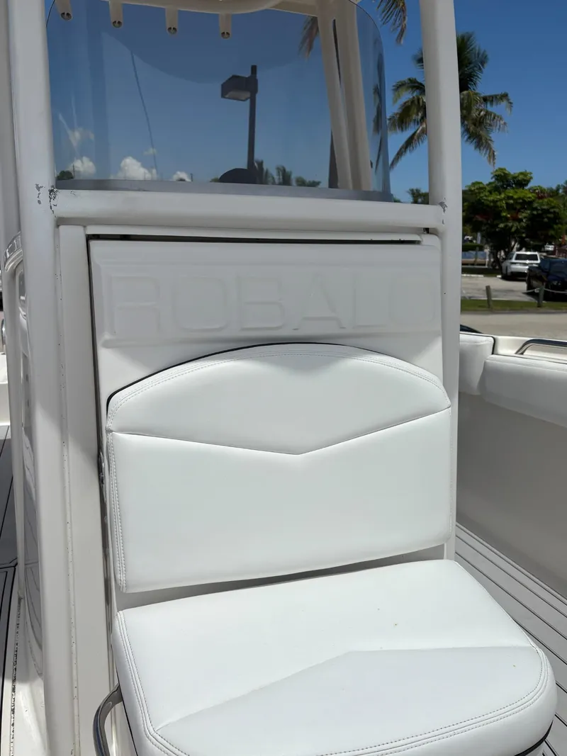 Slide: The Image of Robalo 240 Center Console 2015 - 17