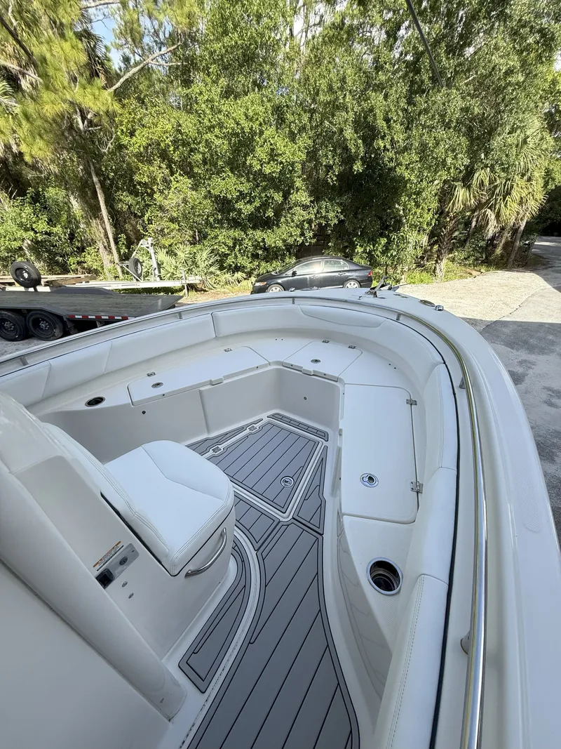 Slide: The Image of Robalo 240 Center Console 2015 - 20