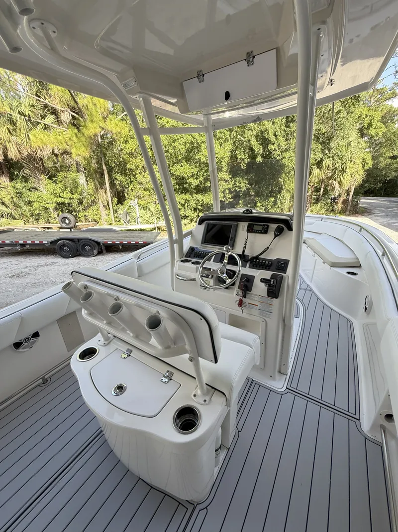 Slide: The Image of Robalo 240 Center Console 2015 - 8