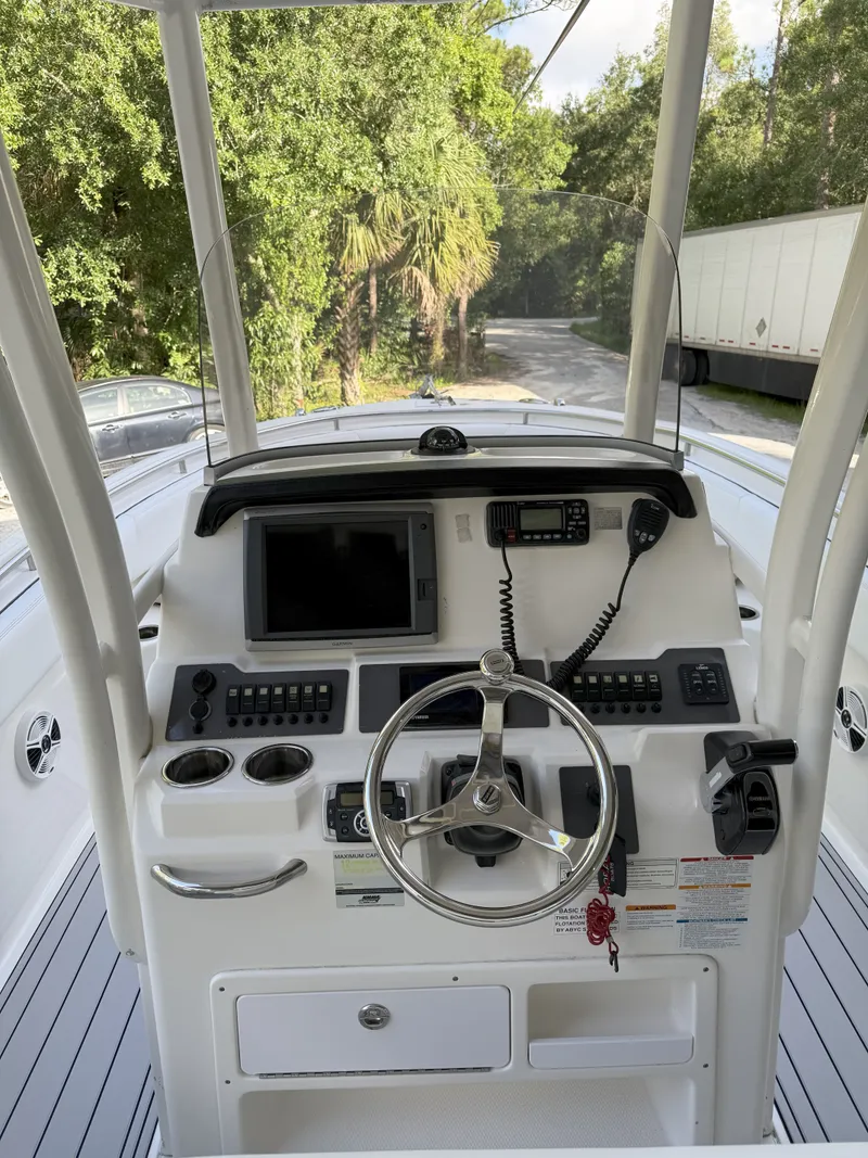 Slide: The Image of Robalo 240 Center Console 2015 - 9