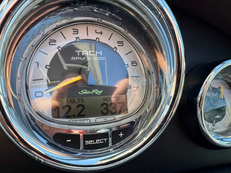 Slide: The Image of Sea Ray 250 SLX 2011 - 18