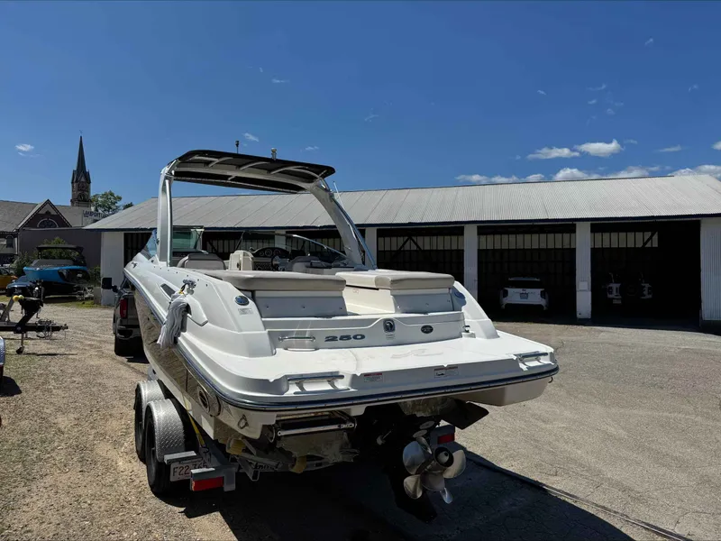 Slide: The Image of Sea Ray 250 SLX 2011 - 5