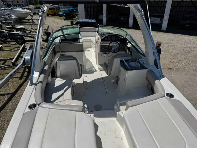 Slide: The Image of Sea Ray 250 SLX 2011 - 8