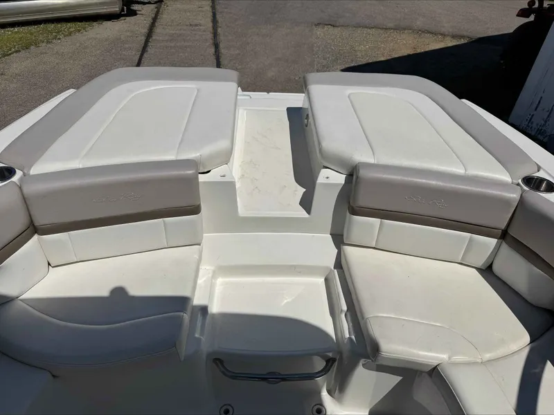 Slide: The Image of Sea Ray 250 SLX 2011 - 9