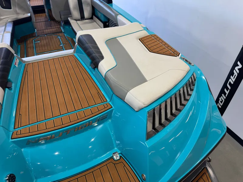 Slide: The Image of Nautique Super Air Nautique G25 2015 - 11