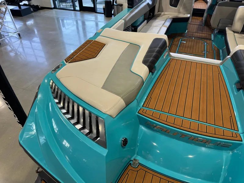 Slide: The Image of Nautique Super Air Nautique G25 2015 - 12