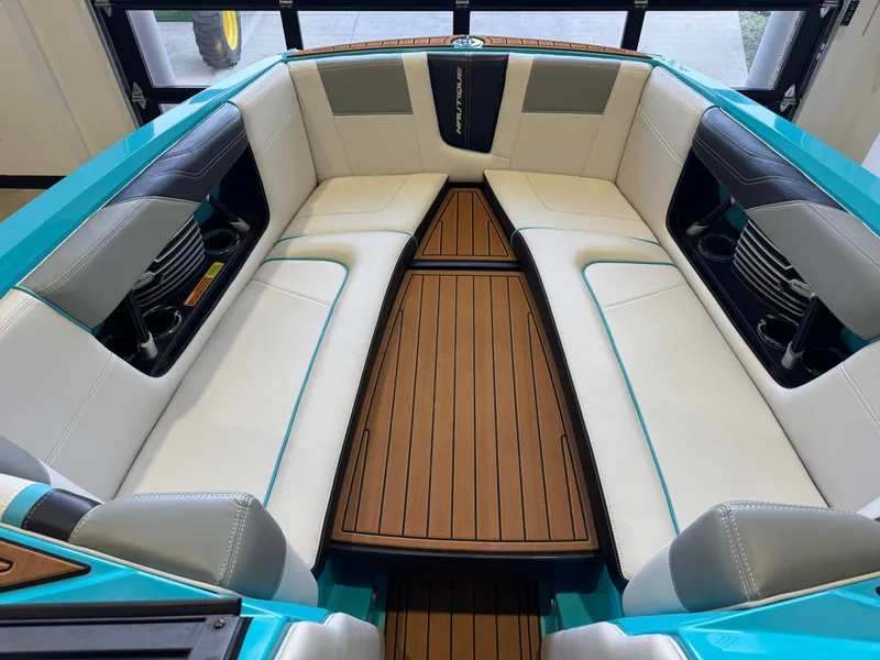 Slide: The Image of Nautique Super Air Nautique G25 2015 - 17