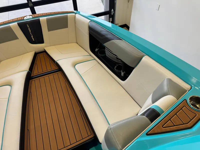 Slide: The Image of Nautique Super Air Nautique G25 2015 - 18