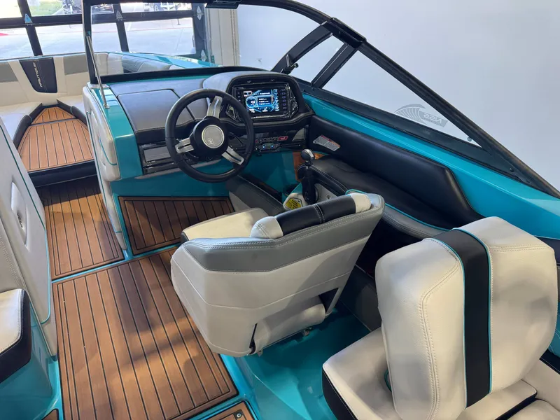 Slide: The Image of Nautique Super Air Nautique G25 2015 - 23