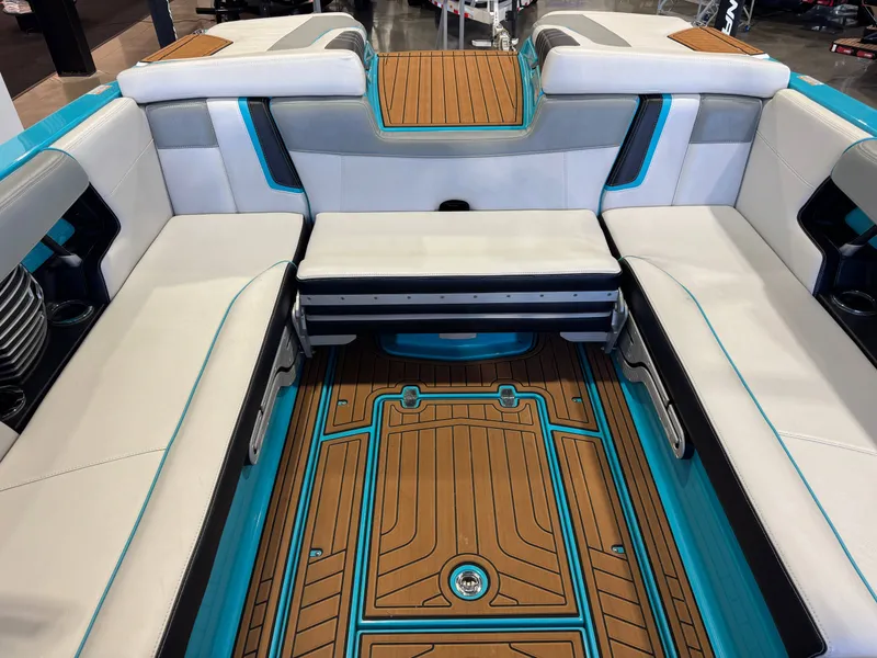 Slide: The Image of Nautique Super Air Nautique G25 2015 - 27