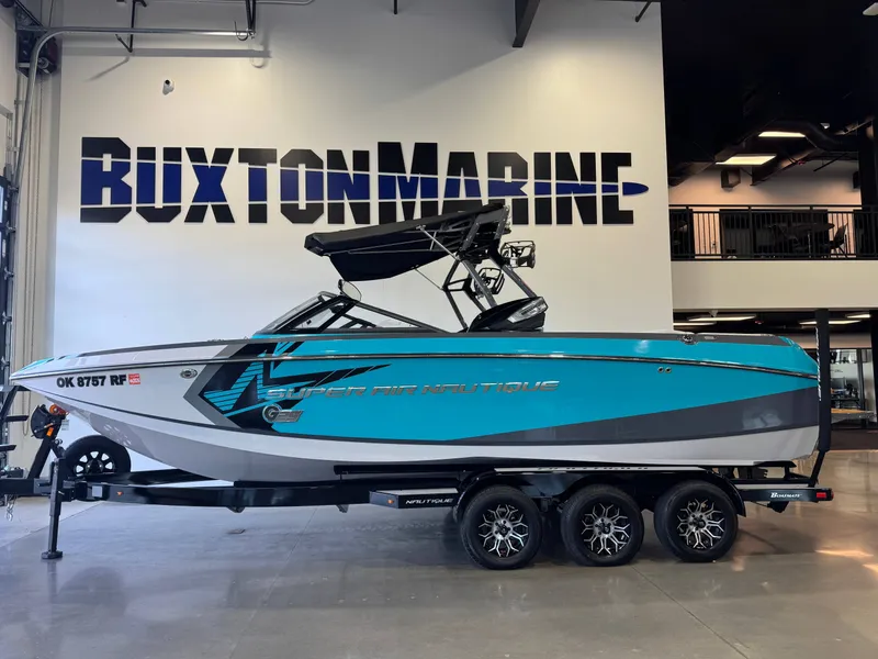 Slide: The Image of Nautique Super Air Nautique G25 2015 - 4