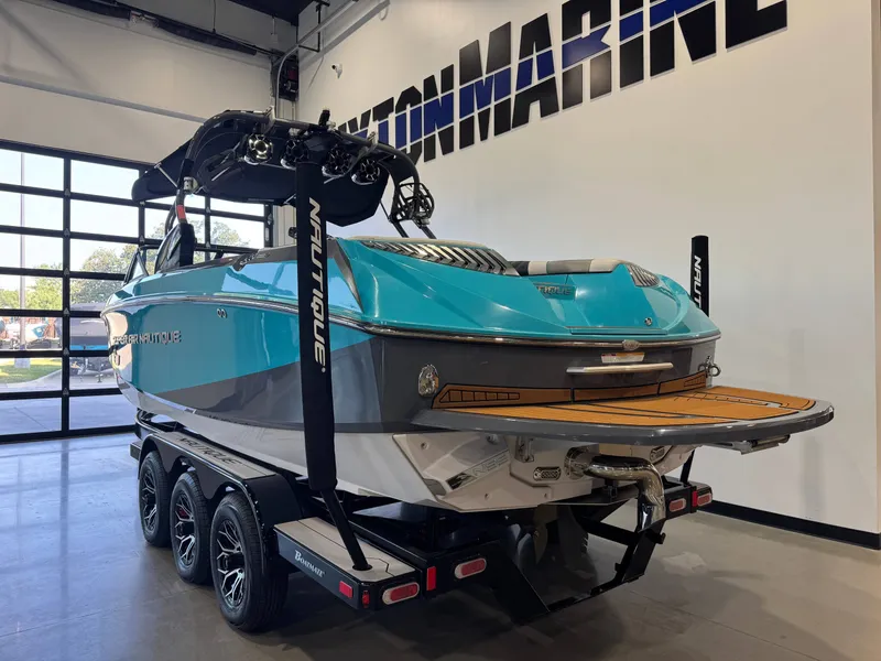 Slide: The Image of Nautique Super Air Nautique G25 2015 - 5