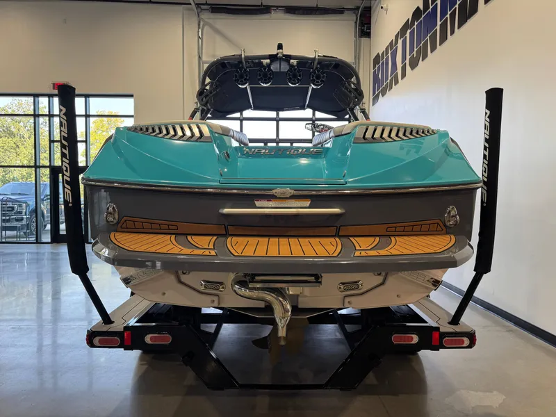 Slide: The Image of Nautique Super Air Nautique G25 2015 - 6