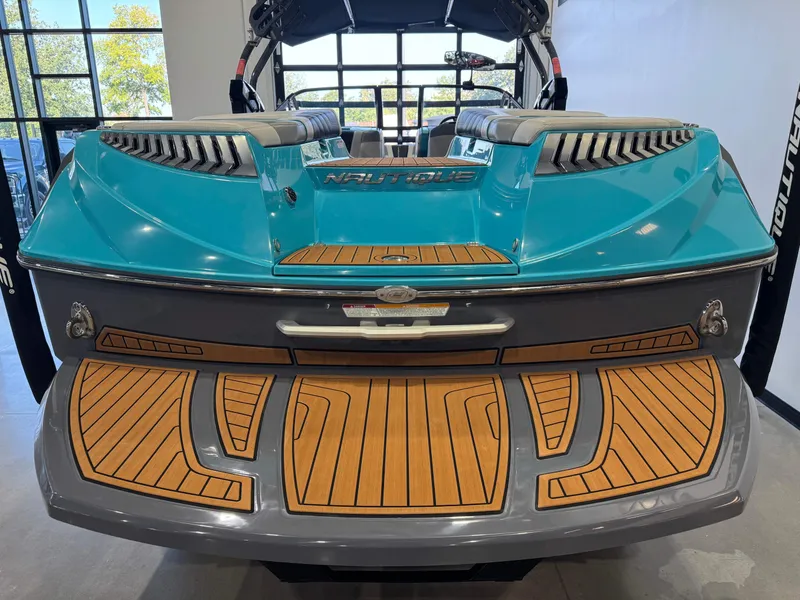 Slide: The Image of Nautique Super Air Nautique G25 2015 - 8