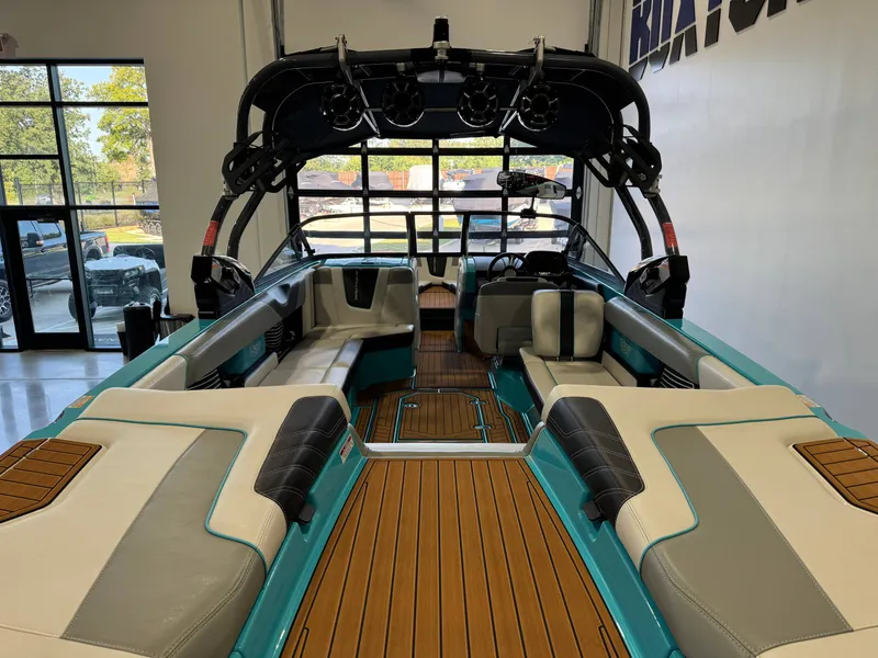 Slide: The Image of Nautique Super Air Nautique G25 2015 - 9