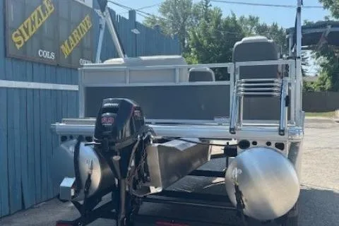 Slide: The Image of 2026 Sun Tracker Bass Buggy 16 XL Select pontoon boat at Sizzle Marine. - 5