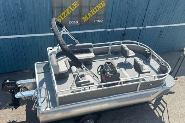 Slide: The Image of 2026 Sun Tracker Bass Buggy 16 XL Select pontoon boat at Sizzle Marine, Ohio. - 6