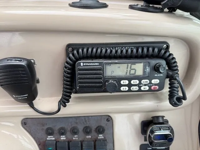 Slide: The Image of Sea Ray 270 Sundancer 1998 - 16