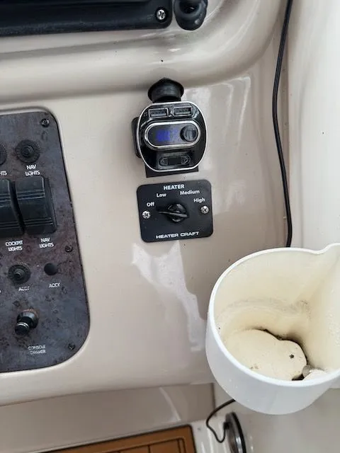 Slide: The Image of Sea Ray 270 Sundancer 1998 - 17