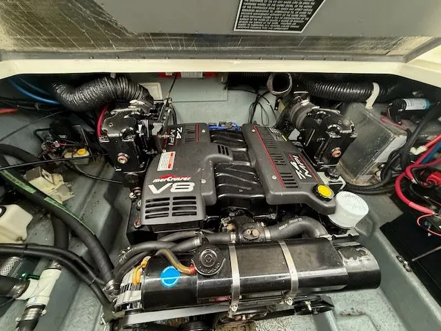 Slide: The Image of Sea Ray 270 Sundancer 1998 - 18