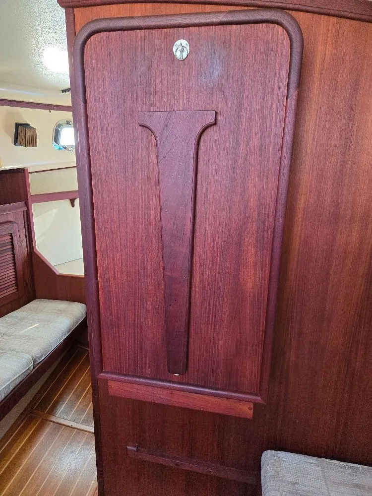 Slide: The Image of Island Packet 27 1989 - 8