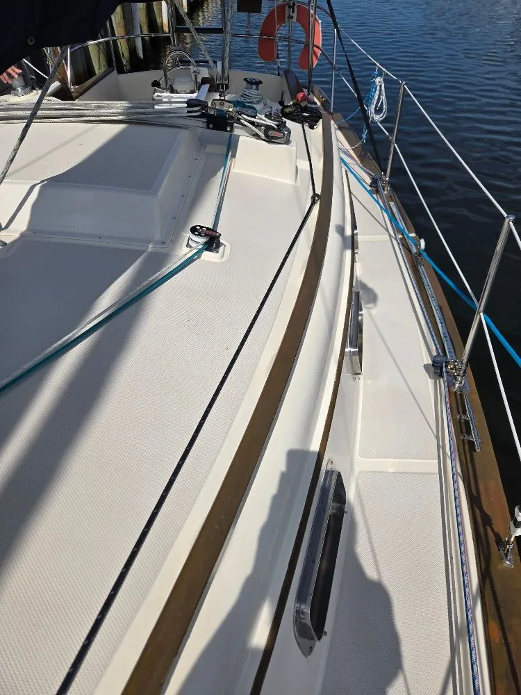 Slide: The Image of Island Packet IP27 1989 - 13