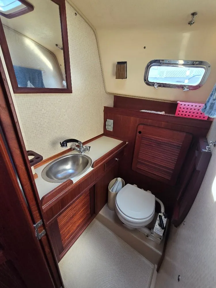 Slide: The Image of Island Packet IP27 1989 - 6