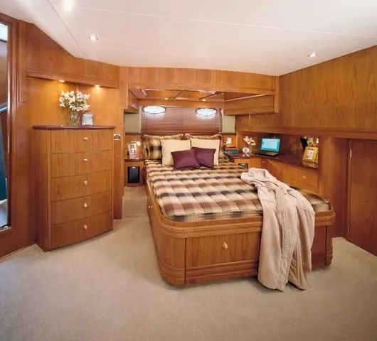 Slide: The Image of Carver 570 Voyager Pilothouse 2002 - 51