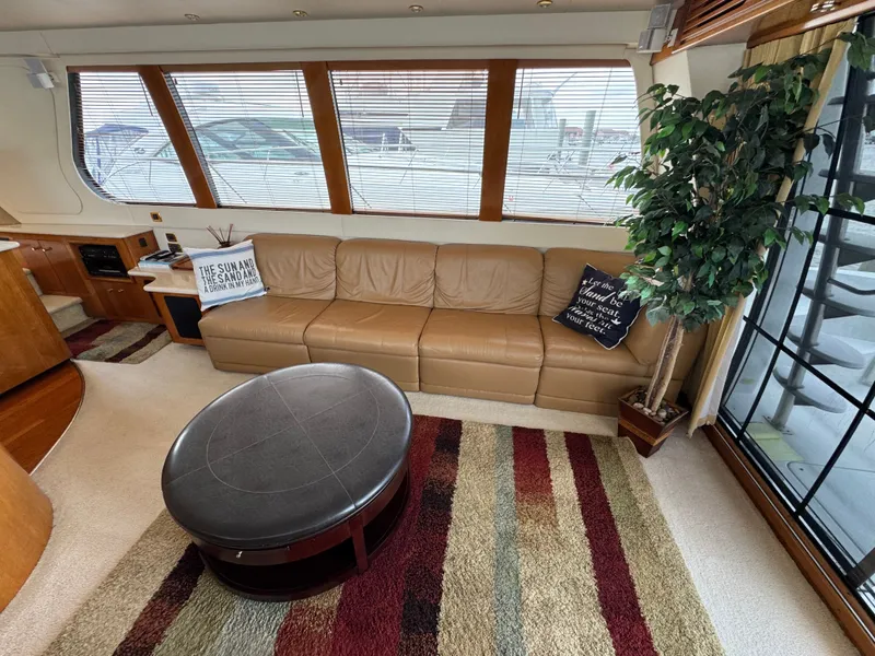 Slide: The Image of Carver 570 Voyager Pilothouse 2002 - 6