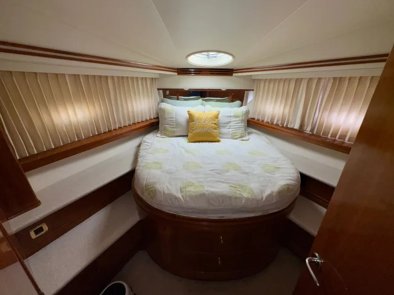 Slide: The Image of Carver Yachts 570 Voyager Pilothouse 2002 - 33