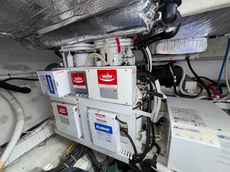 Slide: The Image of Carver Yachts 570 Voyager Pilothouse 2002 - 44