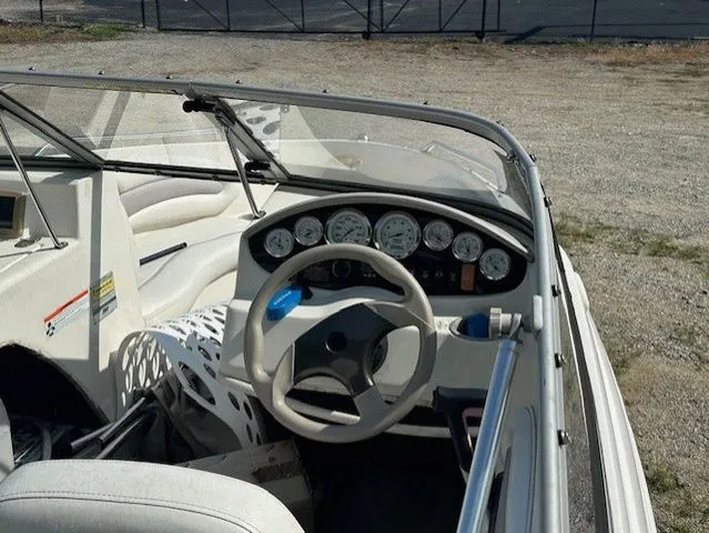 Slide: The Image of Stingray 185XL 2006 - 5