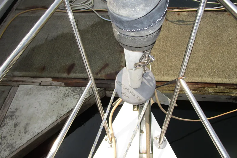 Slide: The Image of Bow of 1989 Catalina 36 sailboat with stainless steel fittings and ropes. - 28