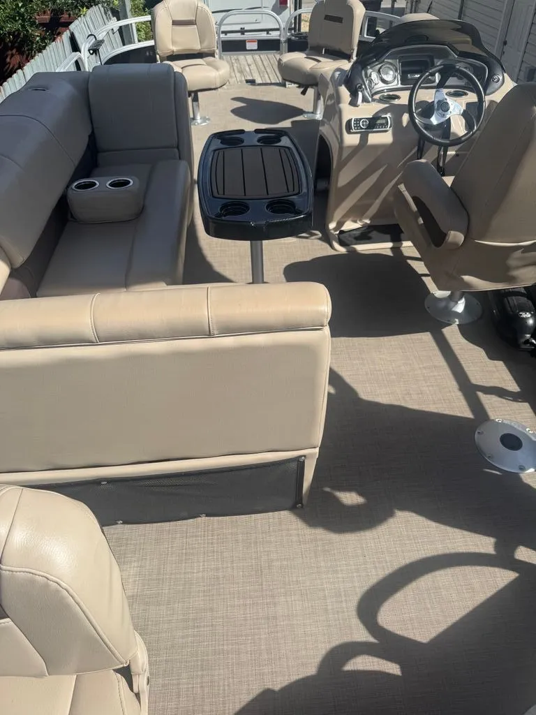 Slide: The Image of Sun Tracker Fishin Barge 2019 - 12