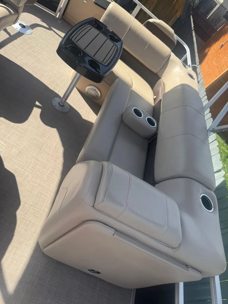 Slide: The Image of Sun Tracker Fishin Barge 2019 - 13