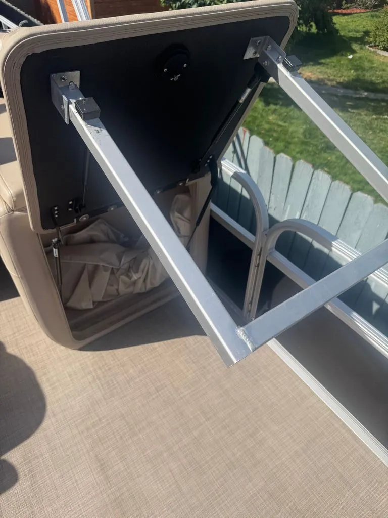 Slide: The Image of Sun Tracker Fishin Barge 2019 - 20