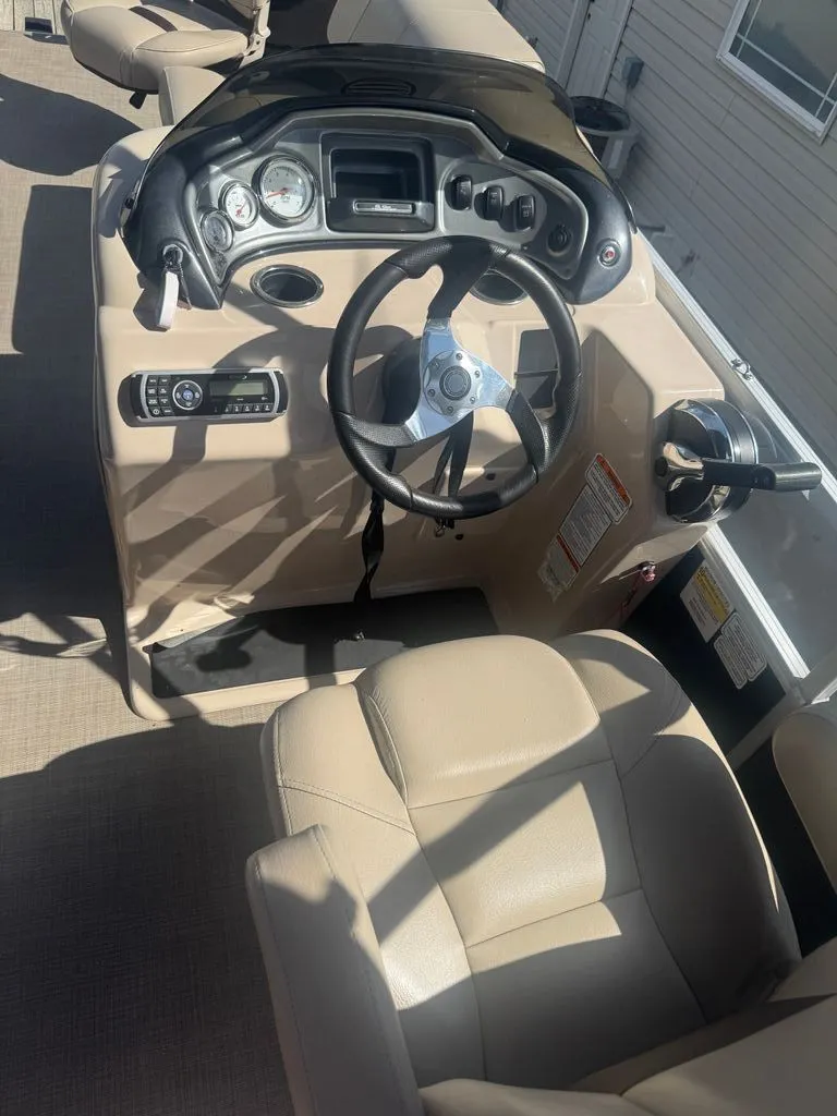 Slide: The Image of Sun Tracker Fishin Barge 2019 - 3