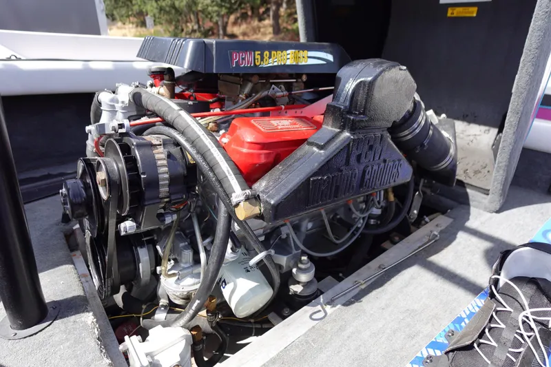 Slide: The Image of 1993 Correct Craft Ski Nautique 200 engine, PCM 5.8 Pro Boss, detailed view. - 15