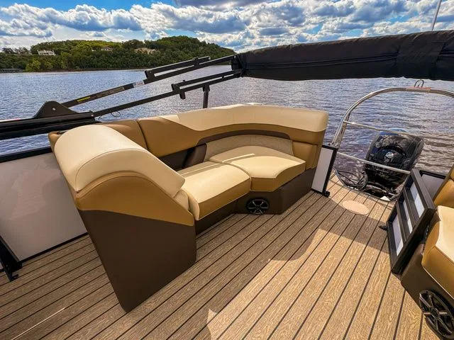 Slide: The Image of Lowe SS 230 WT 2026 - 11