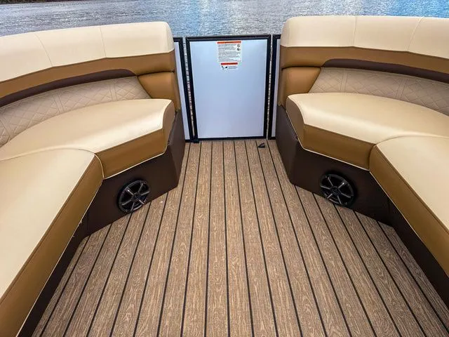 Slide: The Image of Lowe SS 230 WT 2026 - 14