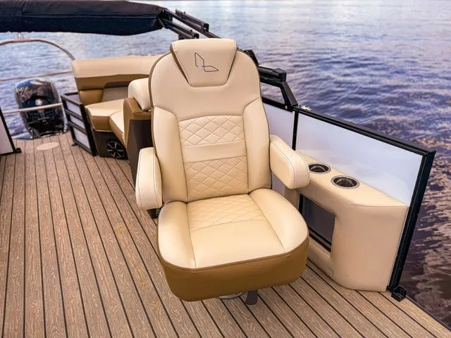 Slide: The Image of Lowe SS 230 WT 2026 - 6