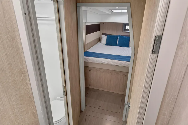 Slide: The Image of Interior cabin of 2018 Leopard 51 Powercat with bed and bathroom. - 78