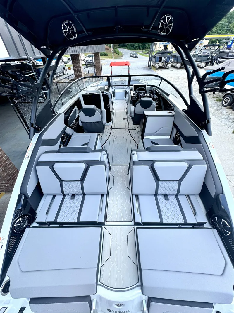 Slide: The Image of Yamaha 255X 2024 - 12