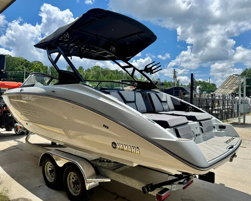 Slide: The Image of Yamaha 255X 2024 - 14