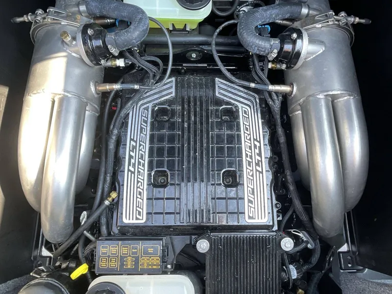 Slide: The Image of Malibu M240 2023 - 10